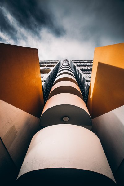 Veilig de hoogte in met een hoogwerker